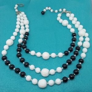 * vintage triple strand textured milk glass bead necklace up to 17"